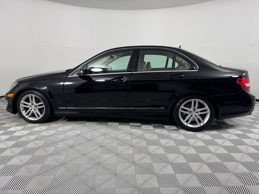 2012 Mercedes-Benz C-Class Image 8