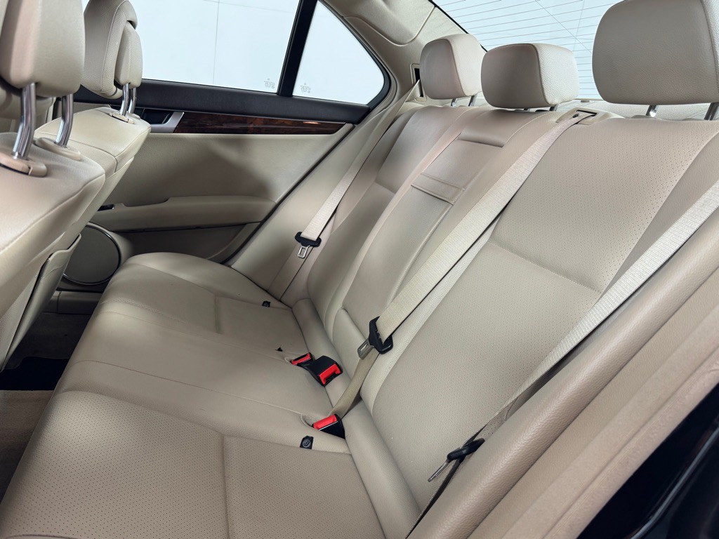 2012 Mercedes-Benz C-Class Image 19
