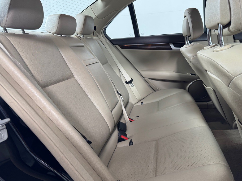 2012 Mercedes-Benz C-Class Image 21