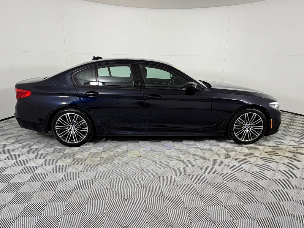 2019 BMW 5 Series Image 5