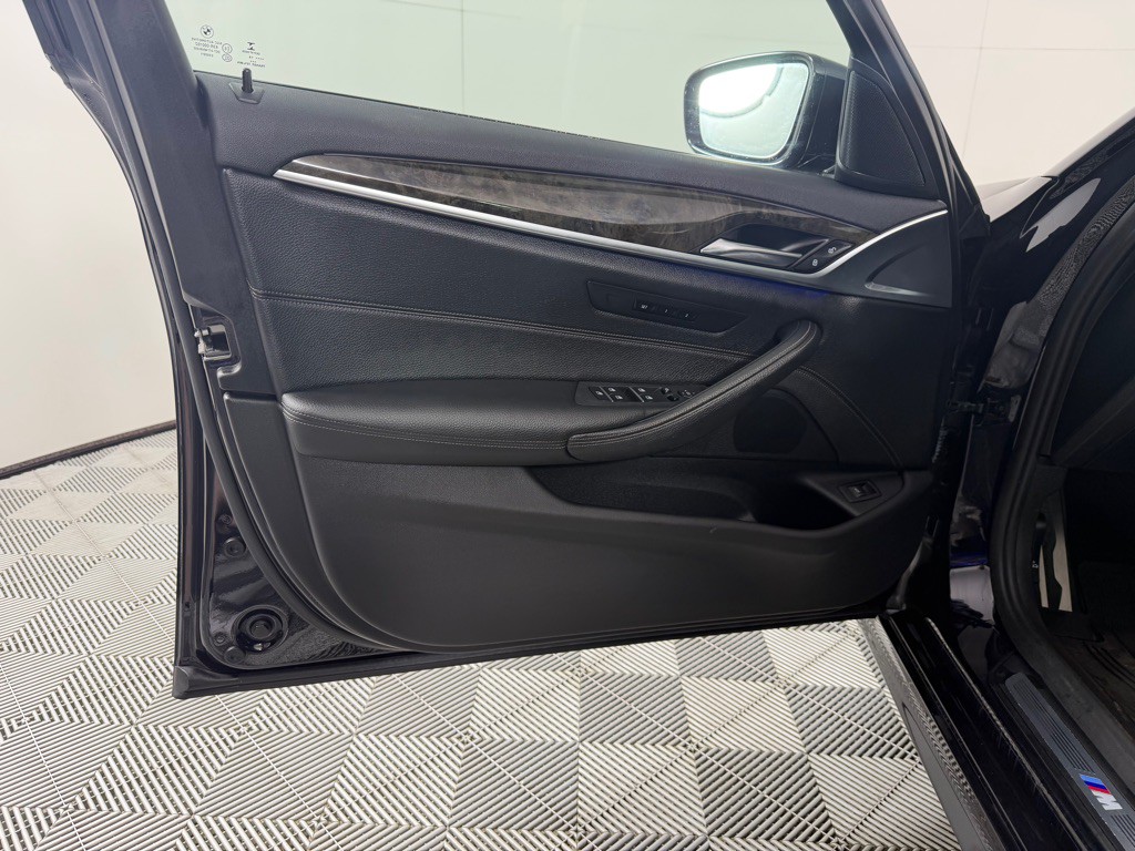 2019 BMW 5 Series Image 11