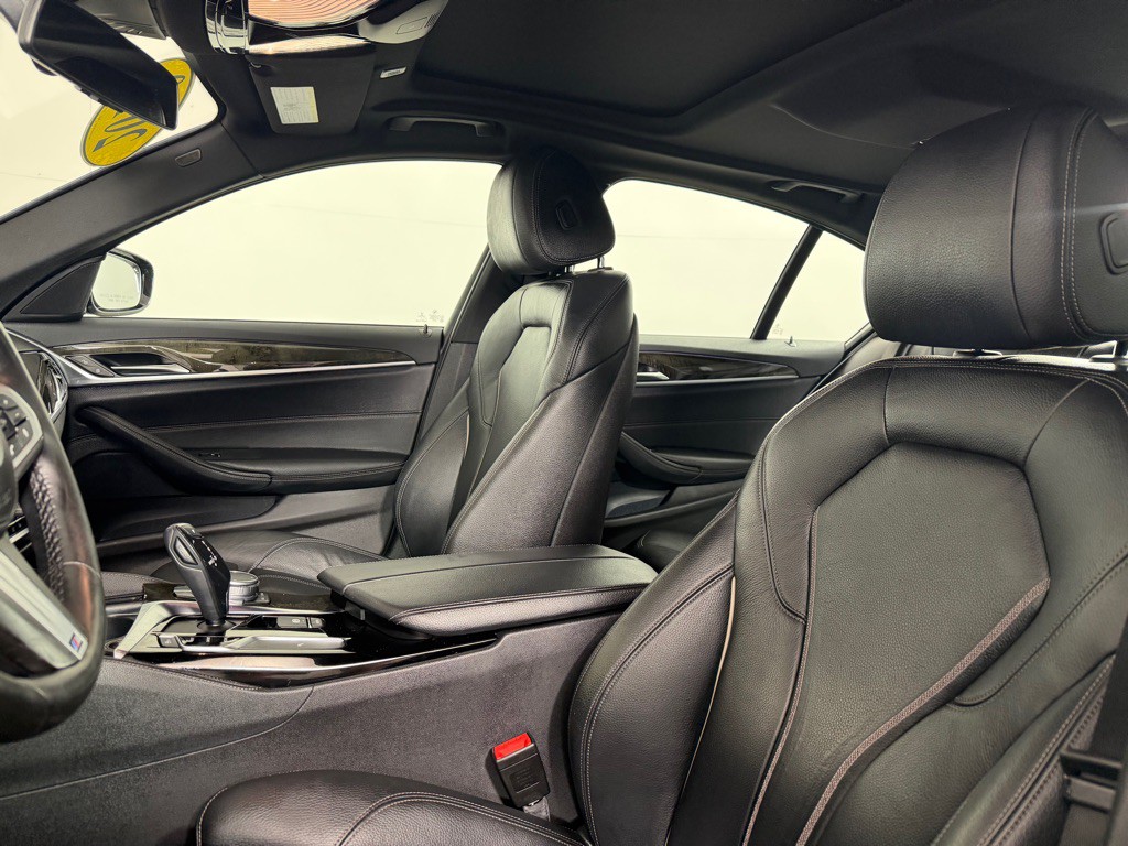 2019 BMW 5 Series Image 13