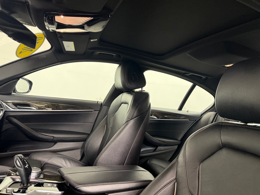 2019 BMW 5 Series Image 14