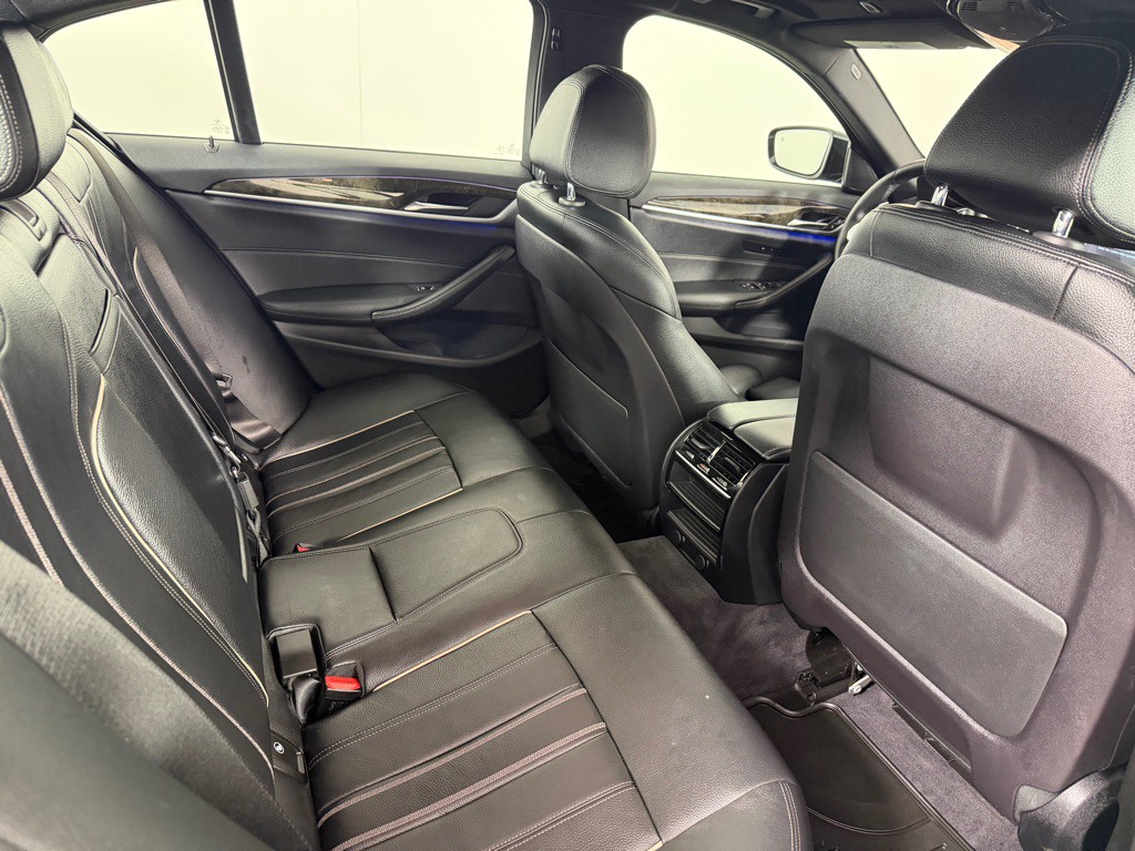 2019 BMW 5 Series Image 23
