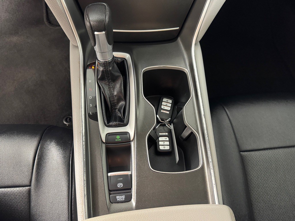 2020 Honda Accord Image 15