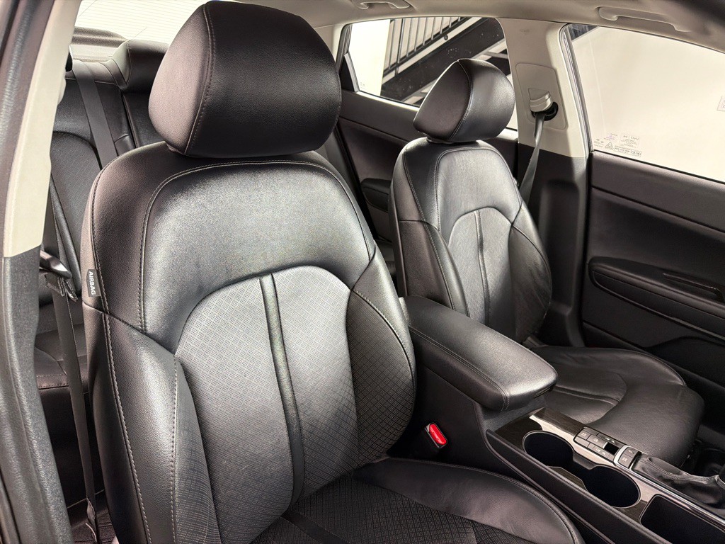 2020 Kia Optima Image 25