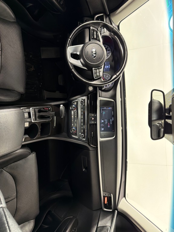 2020 Kia Optima Image 26