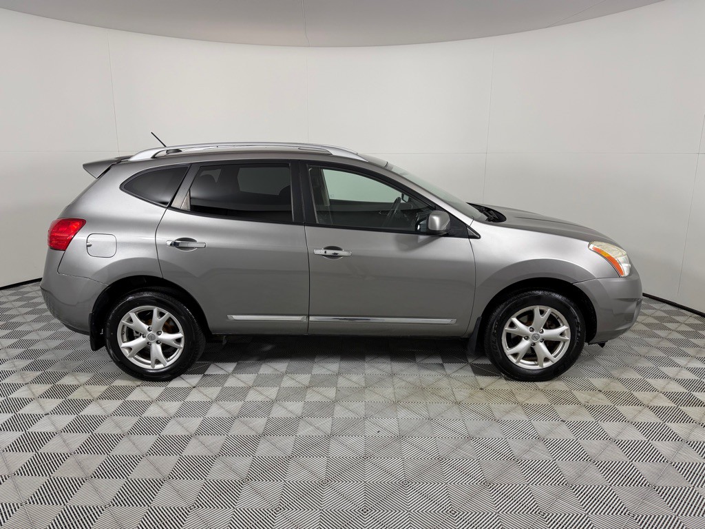 2011 Nissan Rogue Image 4