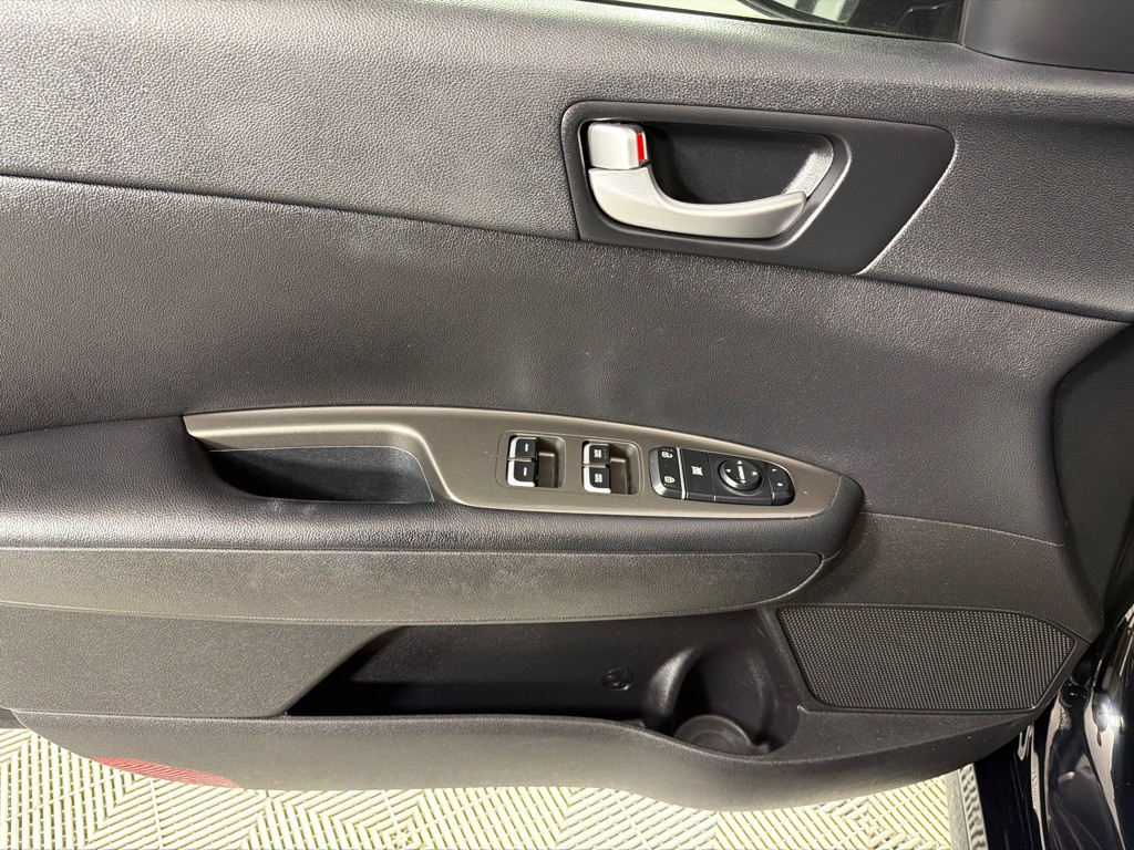 2019 Kia Optima Image 8
