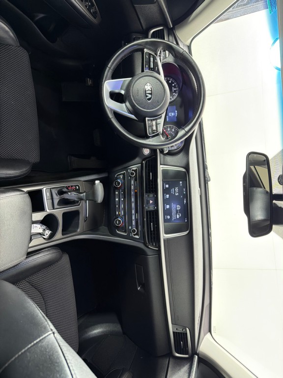 2019 Kia Optima Image 23