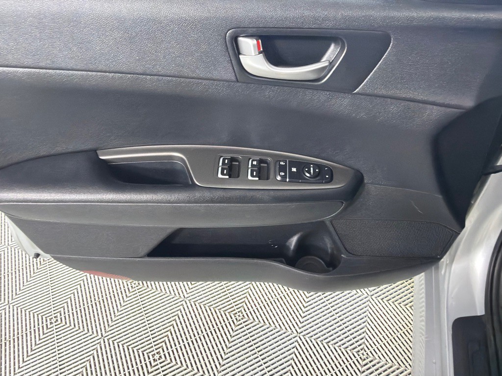 2020 Kia Optima Image 10