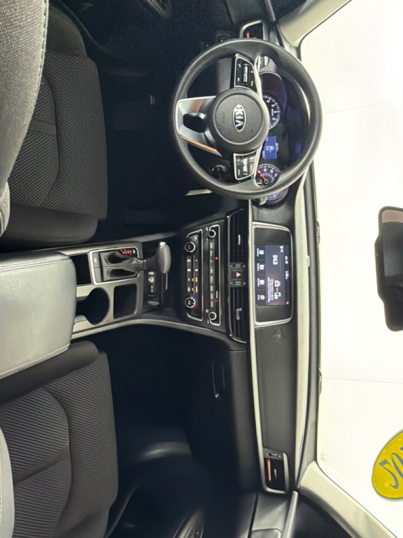 2020 Kia Optima Image 24