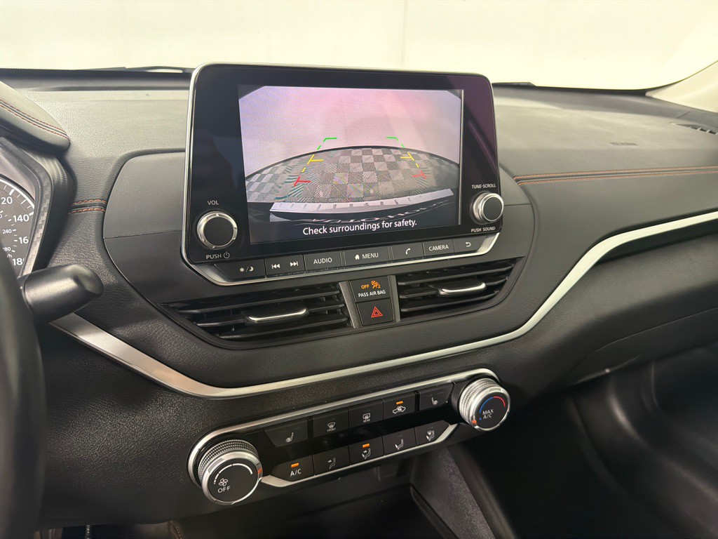 2022 Nissan Altima Image 18