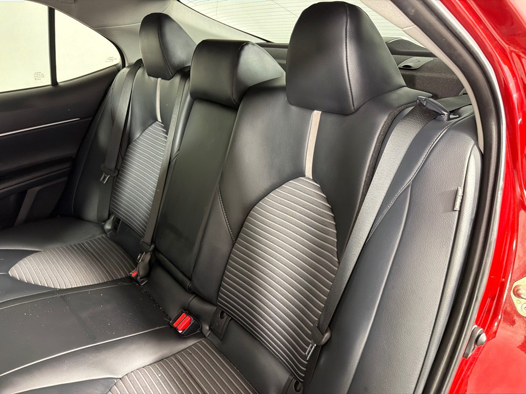2020 Toyota Camry Image 18