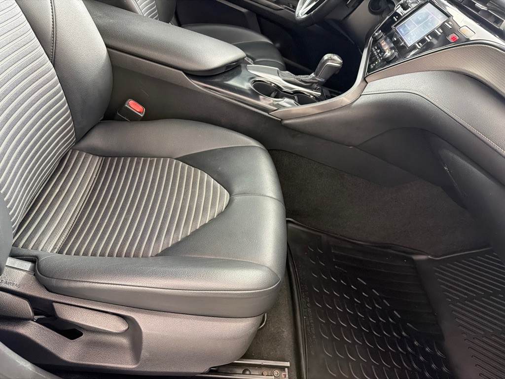 2020 Toyota Camry Image 21