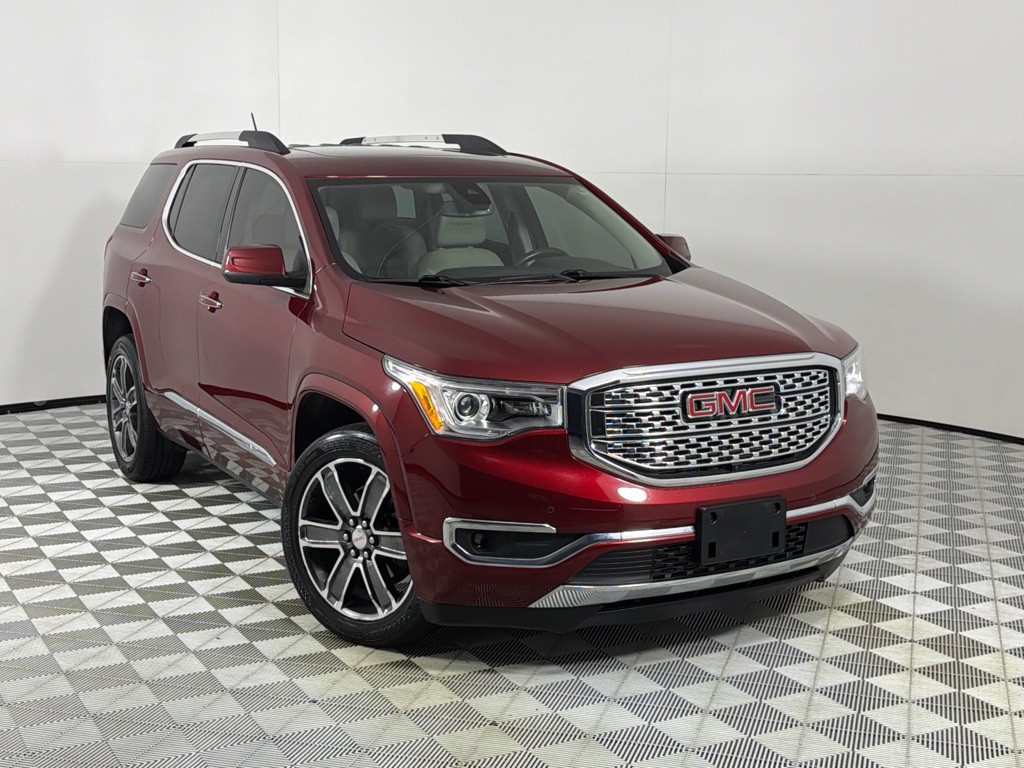 2017 GMC Acadia Image 2