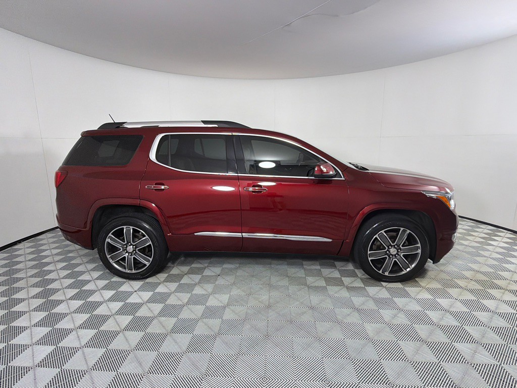 2017 GMC Acadia Image 4