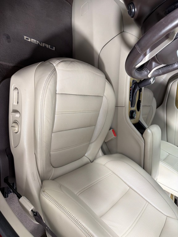 2017 GMC Acadia Image 11
