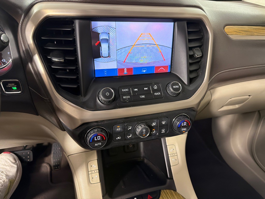 2017 GMC Acadia Image 18