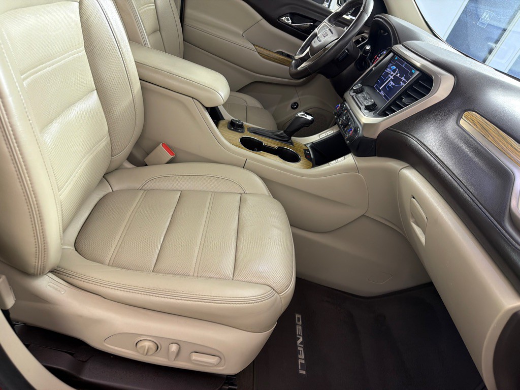 2017 GMC Acadia Image 26