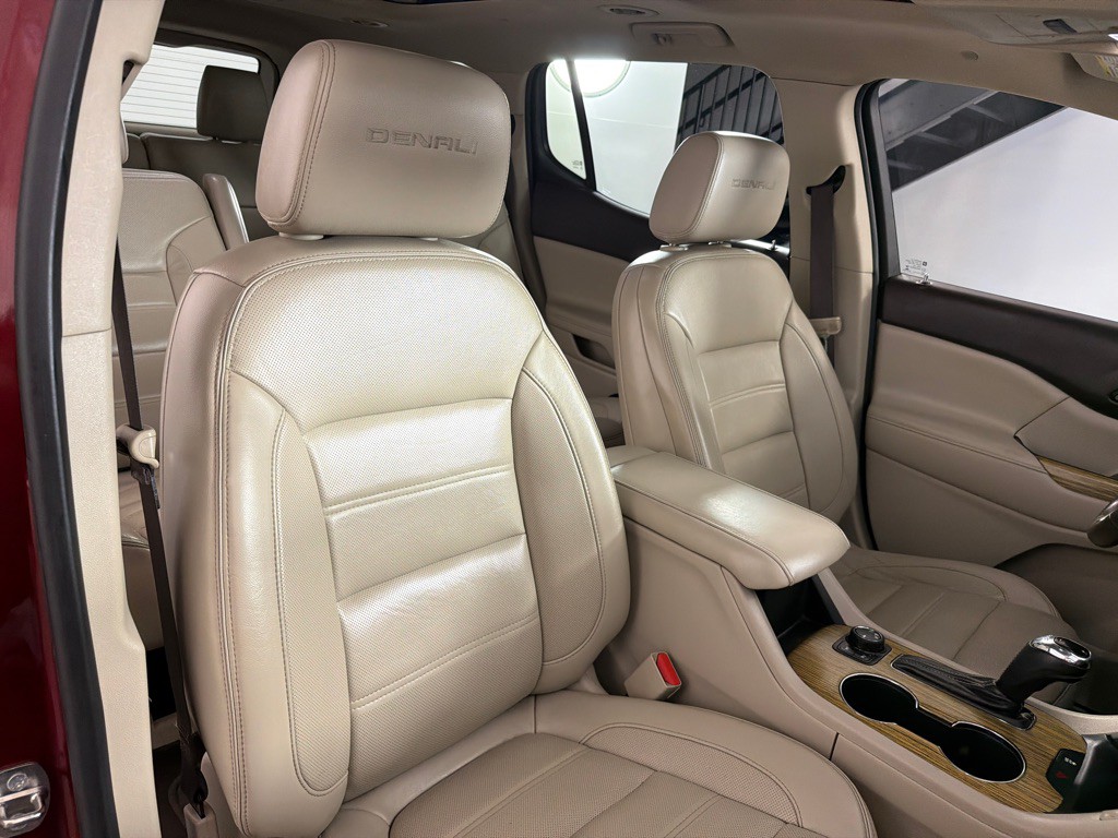 2017 GMC Acadia Image 27