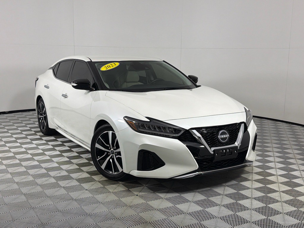 2023 Nissan Maxima Image 2