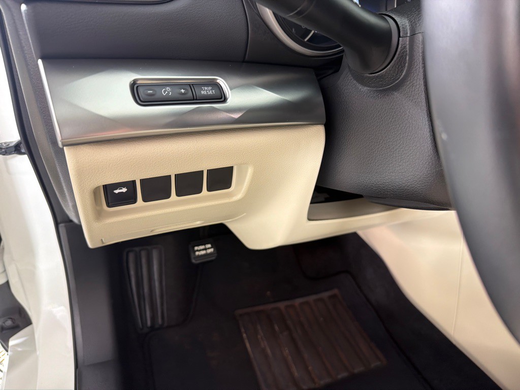 2023 Nissan Maxima Image 14