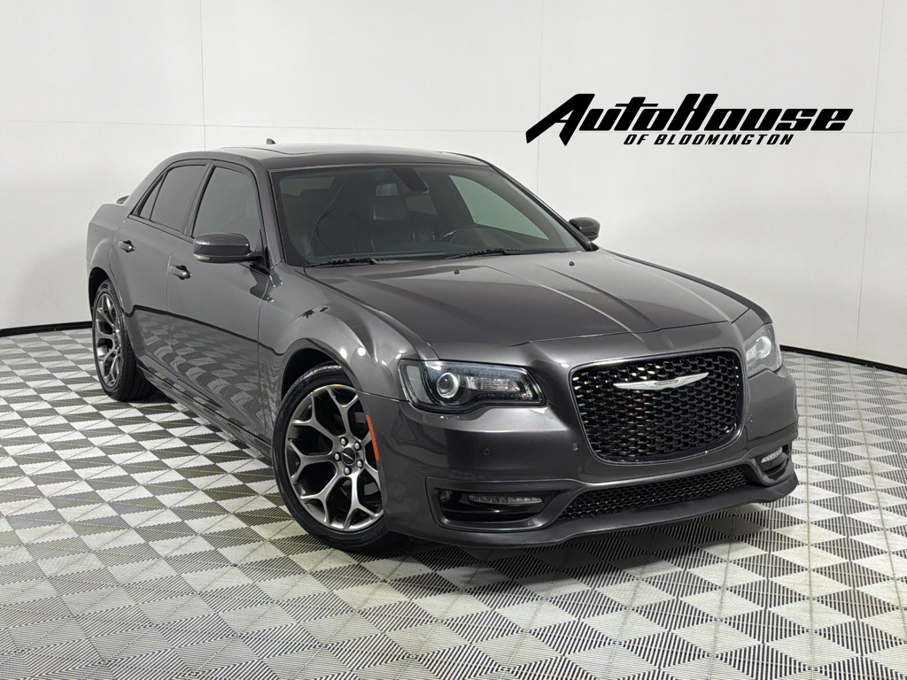 2018 Chrysler 300 Image 1