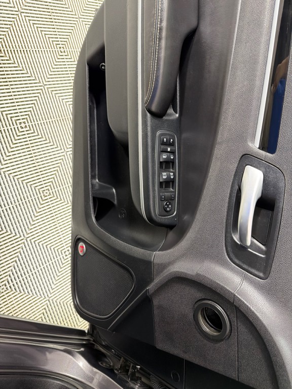 2018 Chrysler 300 Image 11