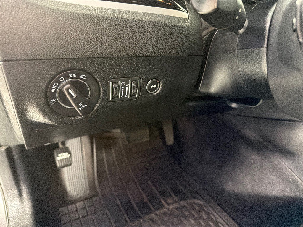 2018 Chrysler 300 Image 15
