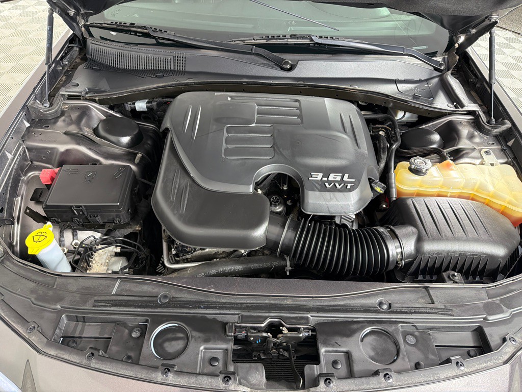 2018 Chrysler 300 Image 28
