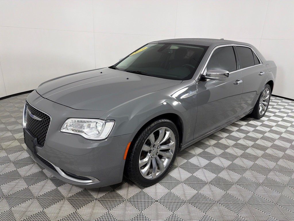 2019 Chrysler 300 Image 9