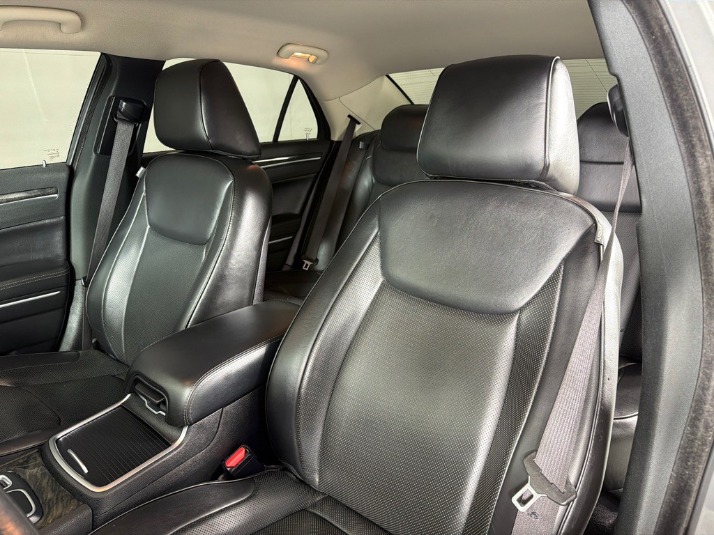 2019 Chrysler 300 Image 13