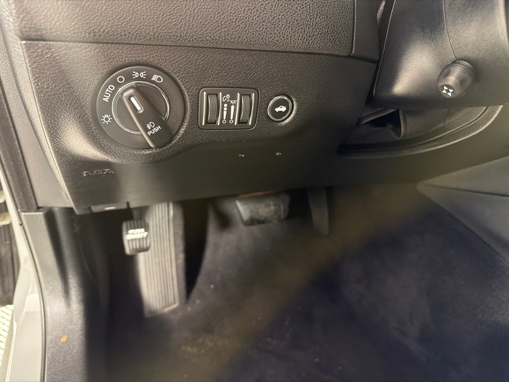 2019 Chrysler 300 Image 14