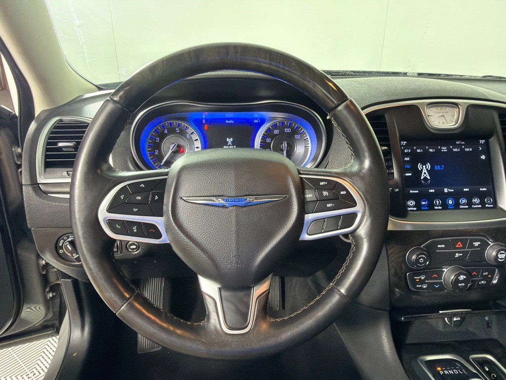 2019 Chrysler 300 Image 15