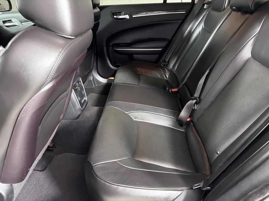 2019 Chrysler 300 Image 19