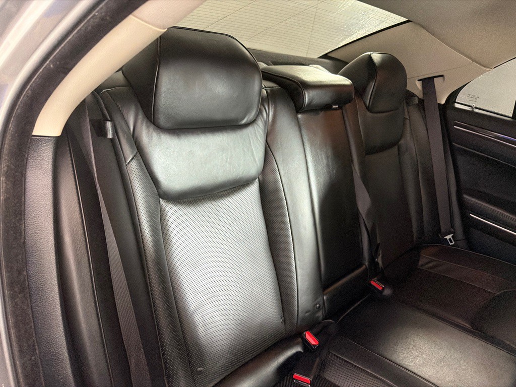 2019 Chrysler 300 Image 22