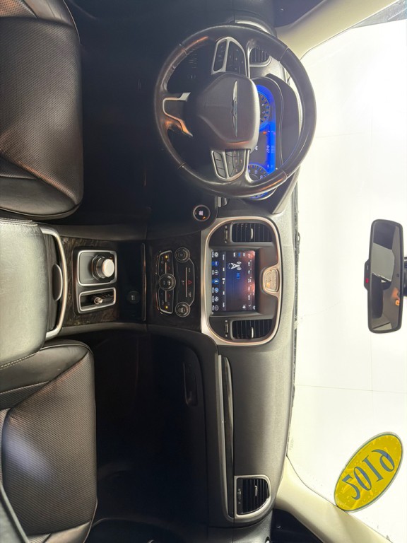 2019 Chrysler 300 Image 25