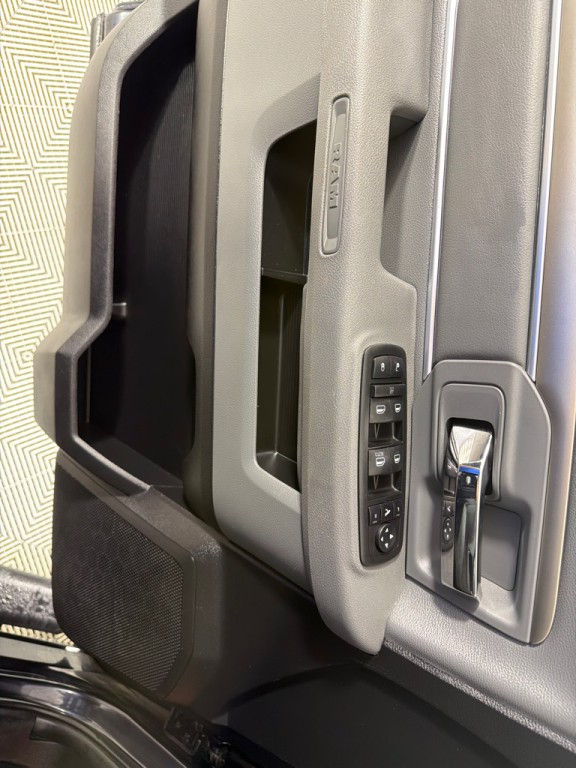 2014 RAM 1500 Image 11