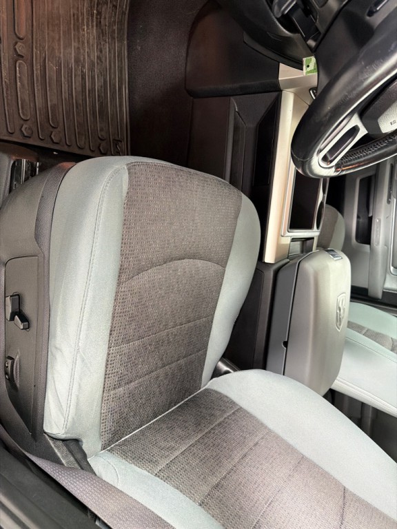 2014 RAM 1500 Image 12