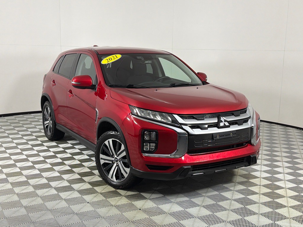 2021 Mitsubishi Outlander Image 2