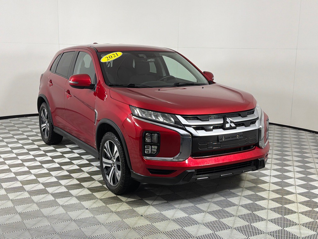 2021 Mitsubishi Outlander Image 3