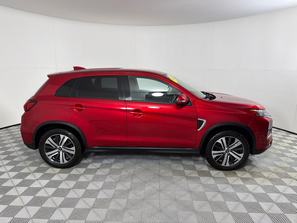 2021 Mitsubishi Outlander Image 4