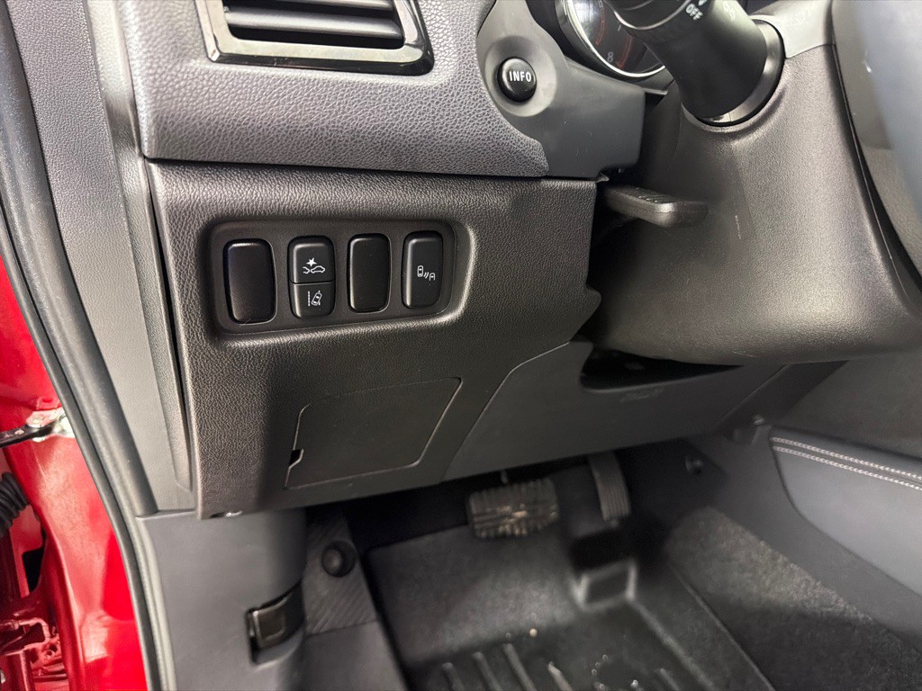 2021 Mitsubishi Outlander Image 13