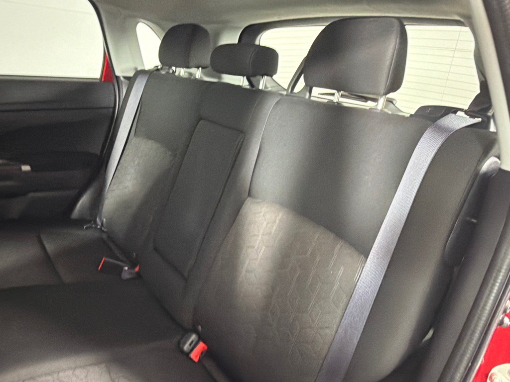 2021 Mitsubishi Outlander Image 19