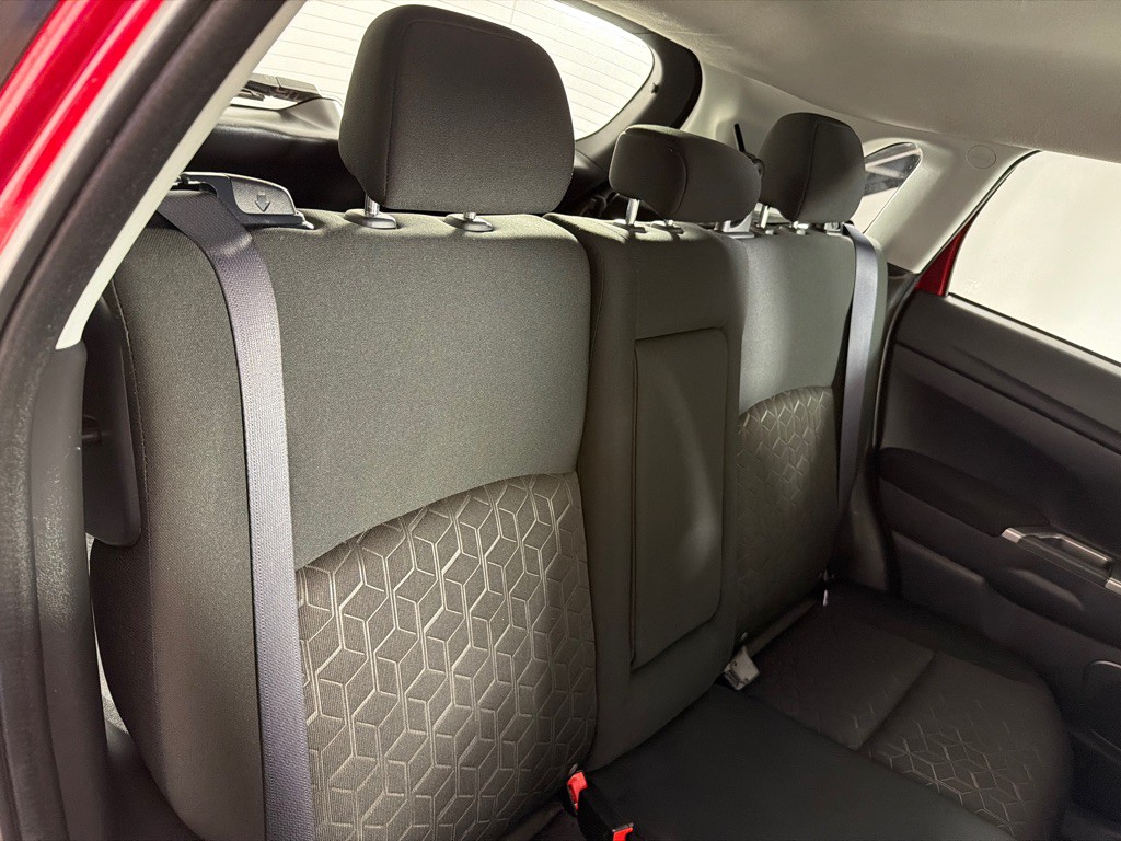 2021 Mitsubishi Outlander Image 22