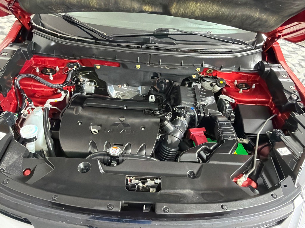 2021 Mitsubishi Outlander Image 26