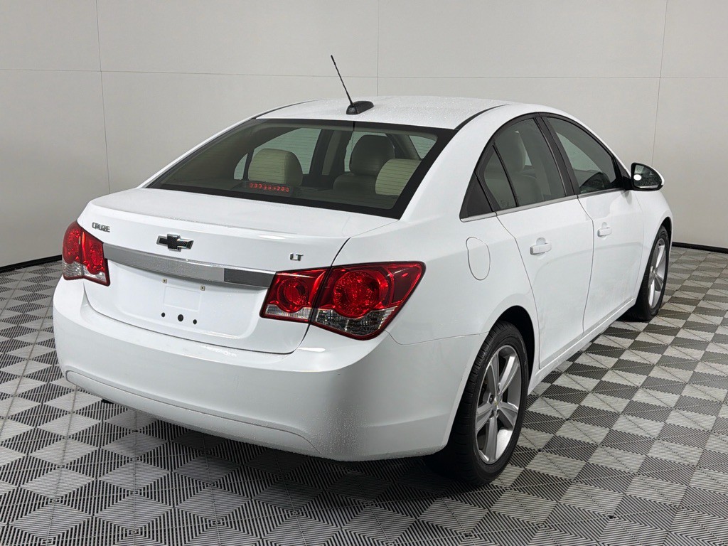 2015 Chevrolet Cruze Image 4