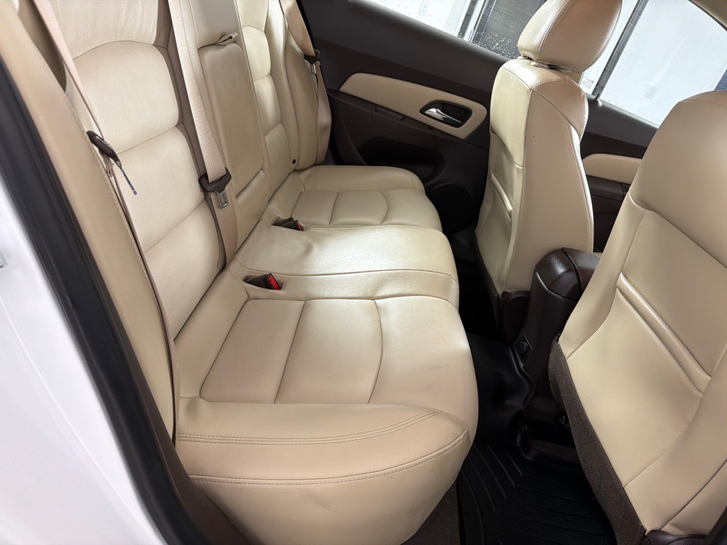 2015 Chevrolet Cruze Image 18