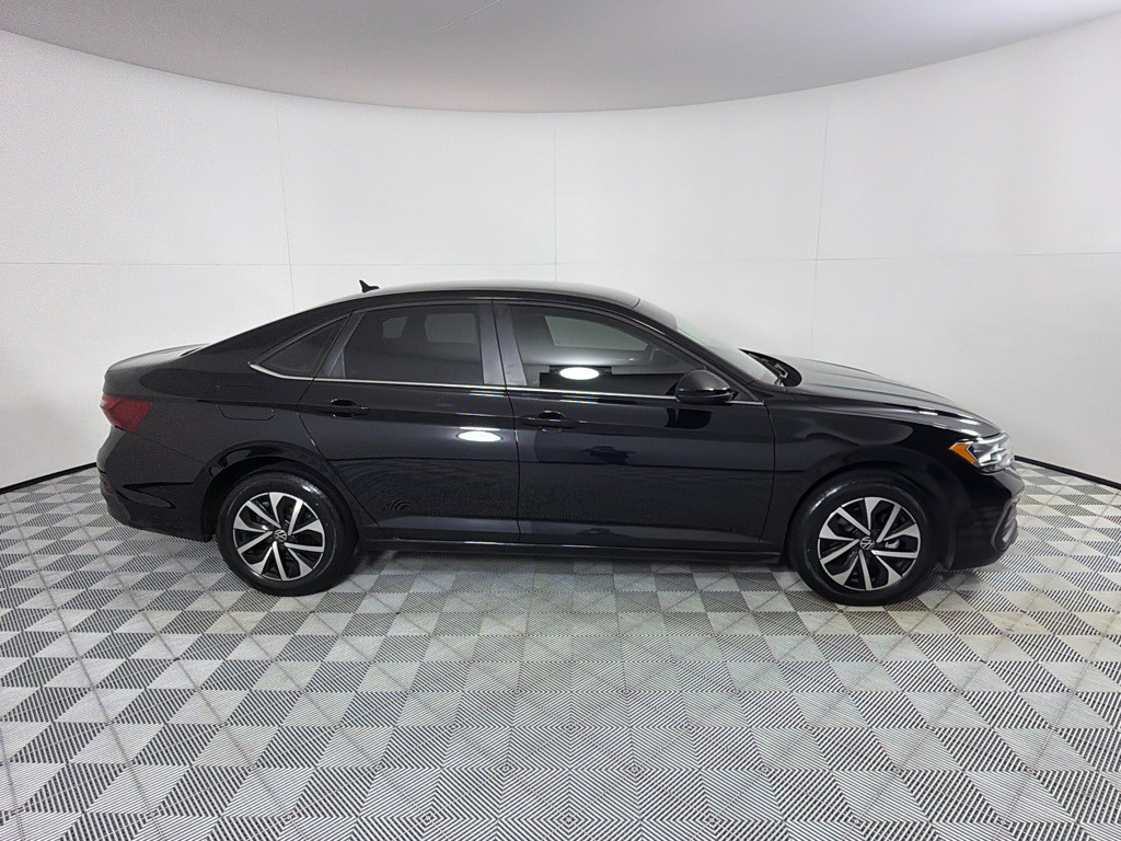 2024 Volkswagen Jetta Image 4